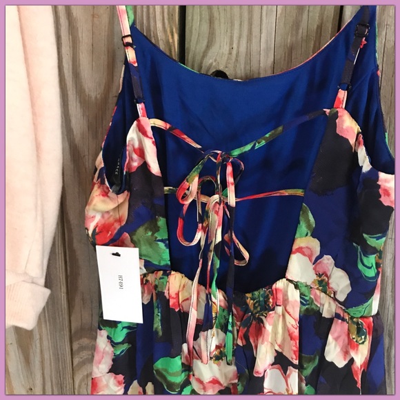 Absolutely fabulous & Fun Double Ties Dress Small - Picture 8 of 8